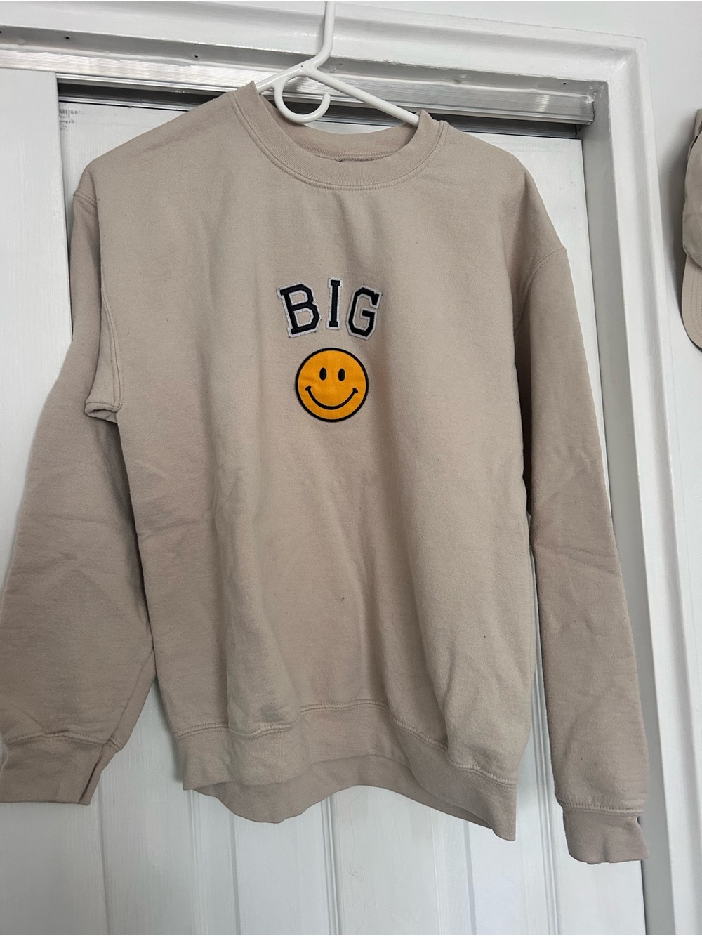 Beige 'BIG' Smiley Crewneck Sweatshirt